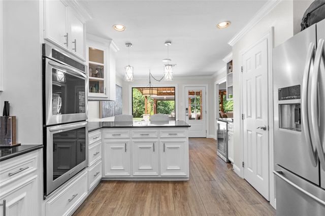 10 Holly Tree Lane, Spring, TX 77373