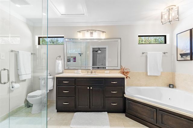 10 Holly Tree Lane, Spring, TX 77373