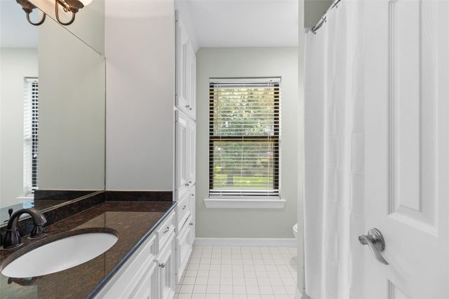 10 Holly Tree Lane, Spring, TX 77373