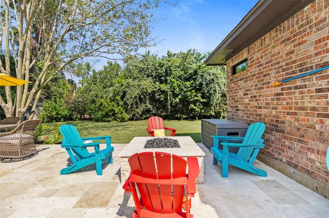 10 Holly Tree Lane, Spring, TX 77373