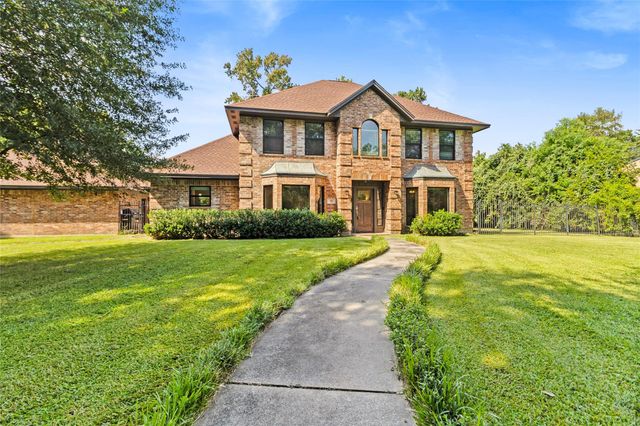 10 Holly Tree Lane, Spring, TX 77373