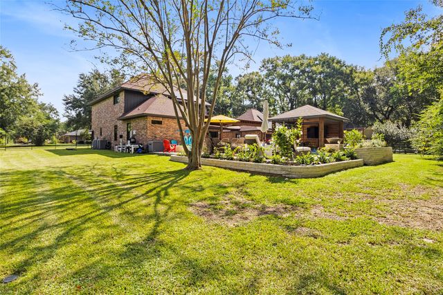 10 Holly Tree Lane, Spring, TX 77373