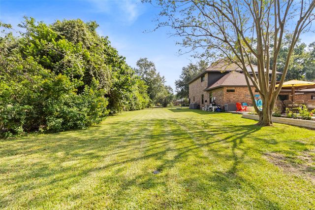 10 Holly Tree Lane, Spring, TX 77373