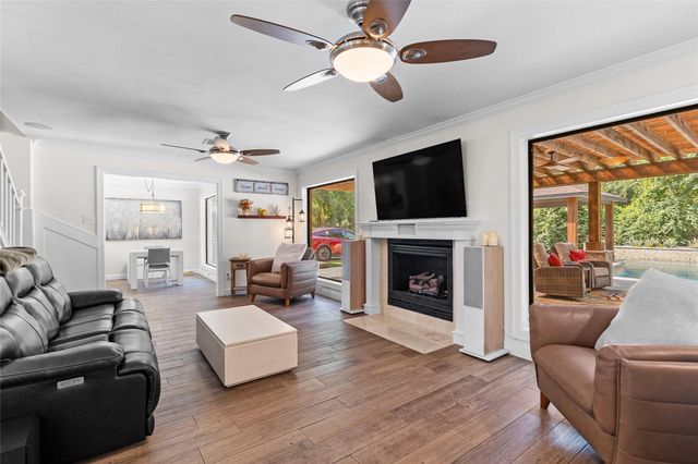 10 Holly Tree Lane, Spring, TX 77373