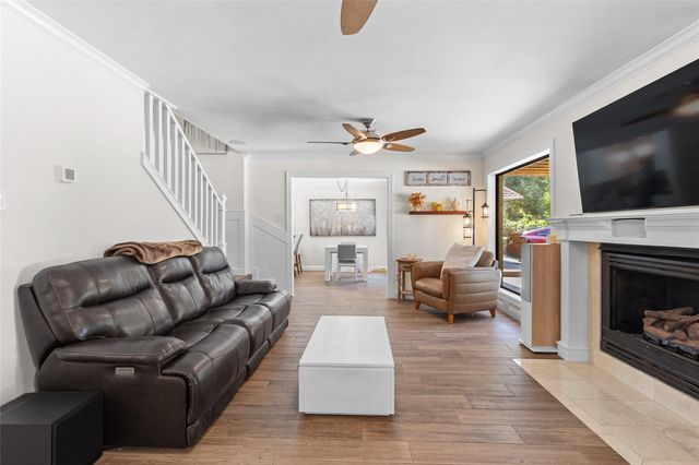 10 Holly Tree Lane, Spring, TX 77373