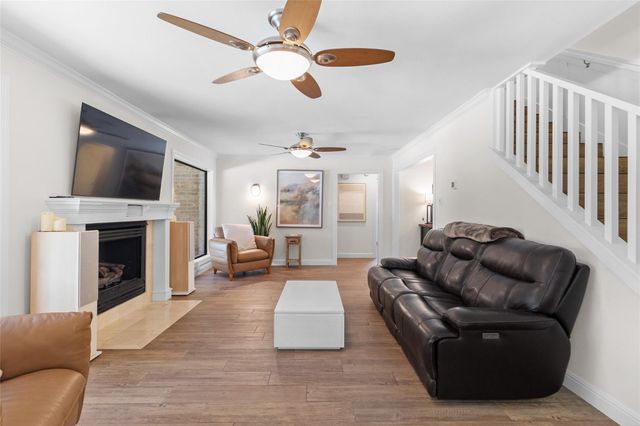 10 Holly Tree Lane, Spring, TX 77373