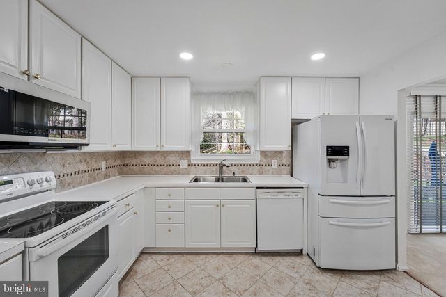 5148 PUMPHREY DR, Fairfax, VA 22032