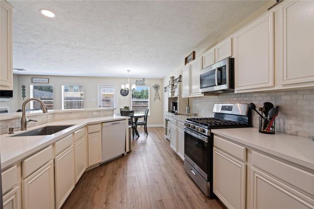 13601 Trail Meadow Lane, Rosharon, TX 77583