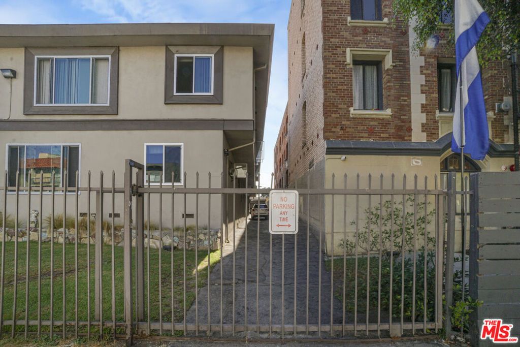 228 S Mariposa Avenue, Los Angeles, CA 90004 — photo 3