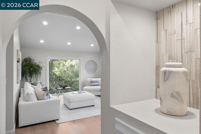 14 Springhill Lane, Lafayette, CA 94929