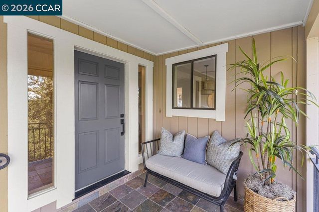 14 Springhill Lane, Lafayette, CA 94929