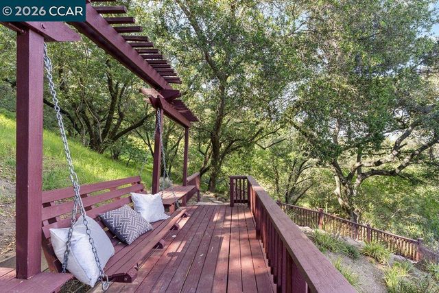 14 Springhill Lane, Lafayette, CA 94929