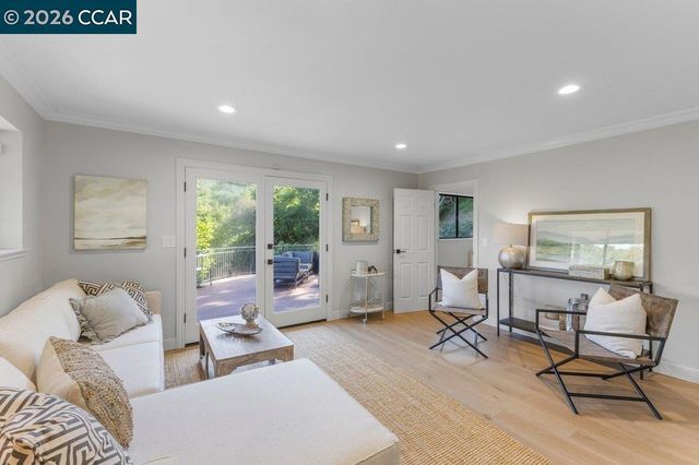 14 Springhill Lane, Lafayette, CA 94929