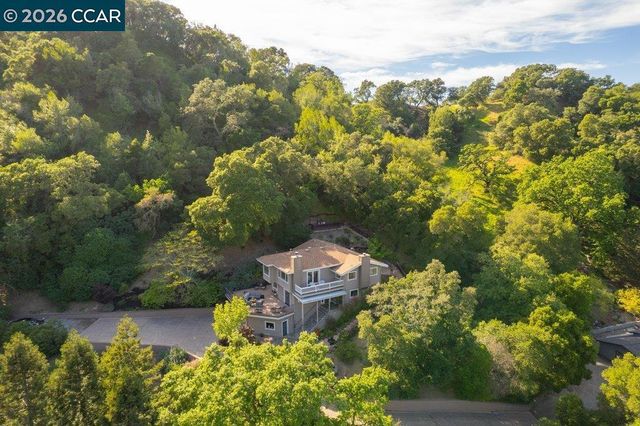 14 Springhill Lane, Lafayette, CA 94929