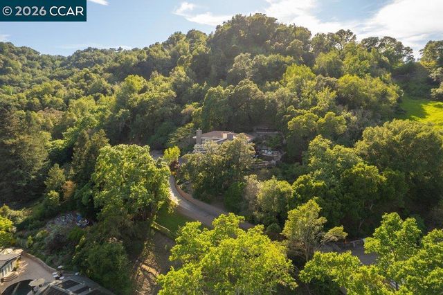 14 Springhill Lane, Lafayette, CA 94929