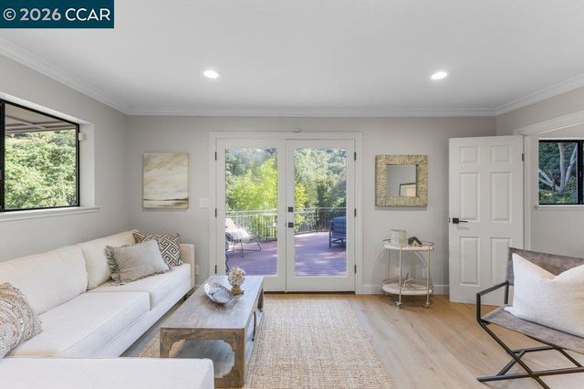 14 Springhill Lane, Lafayette, CA 94929