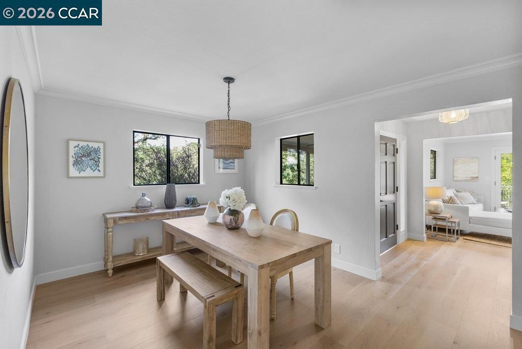 Image 16 of property listing at 14 Springhill Lane, Lafayette, CA 94929