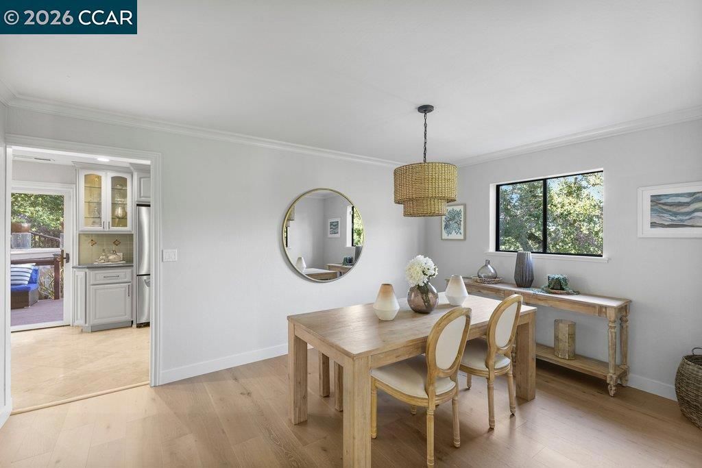 Image 18 of property listing at 14 Springhill Lane, Lafayette, CA 94929