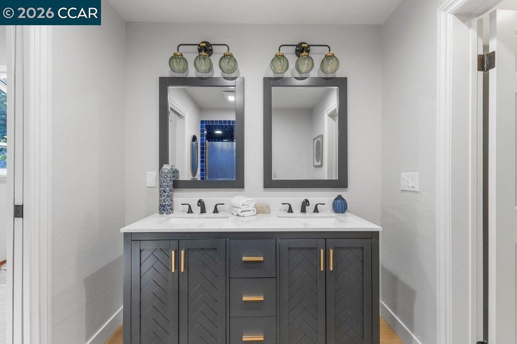 Image 21 of property listing at 14 Springhill Lane, Lafayette, CA 94929