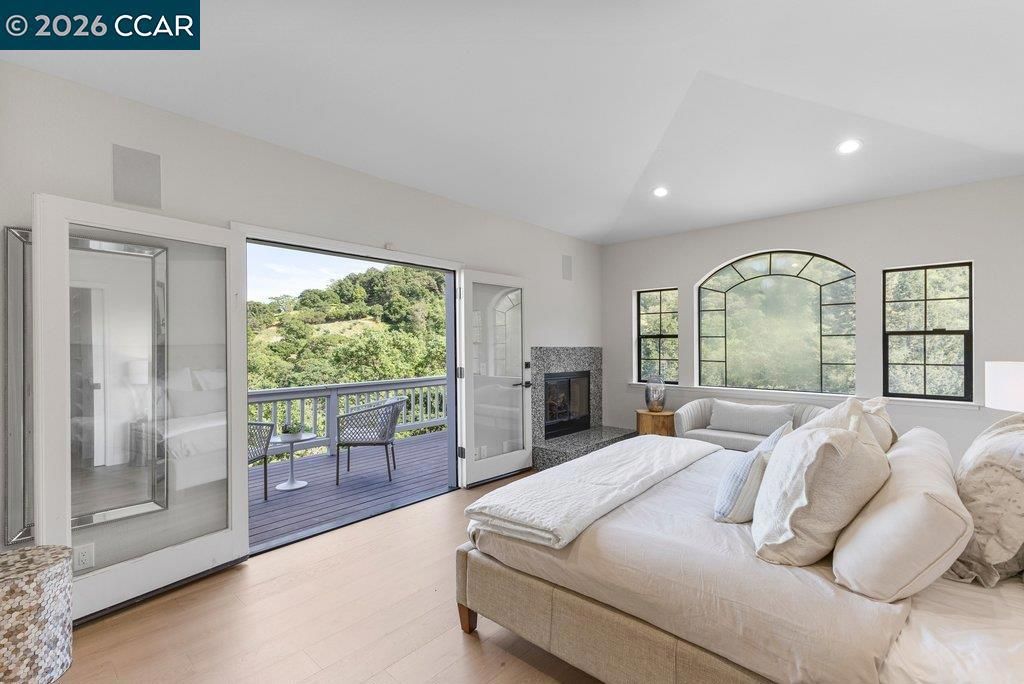 Image 27 of property listing at 14 Springhill Lane, Lafayette, CA 94929