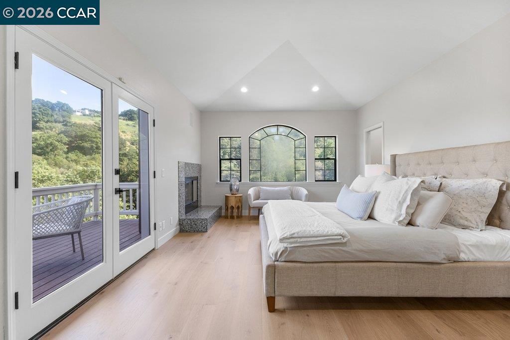 Image 29 of property listing at 14 Springhill Lane, Lafayette, CA 94929