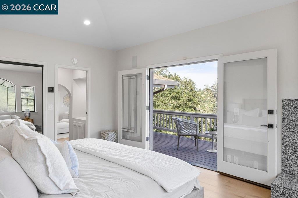 Image 31 of property listing at 14 Springhill Lane, Lafayette, CA 94929