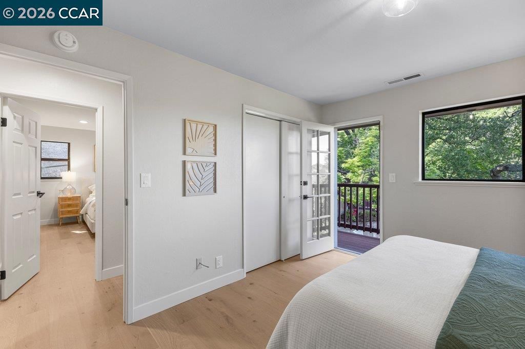 Image 38 of property listing at 14 Springhill Lane, Lafayette, CA 94929