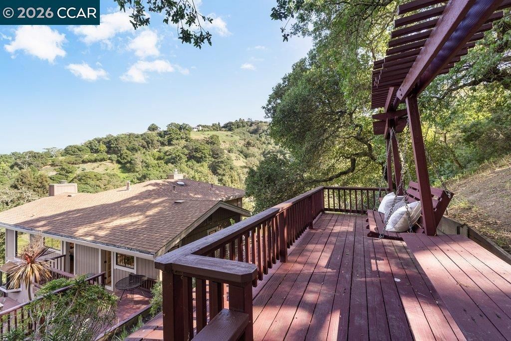 Image 43 of property listing at 14 Springhill Lane, Lafayette, CA 94929