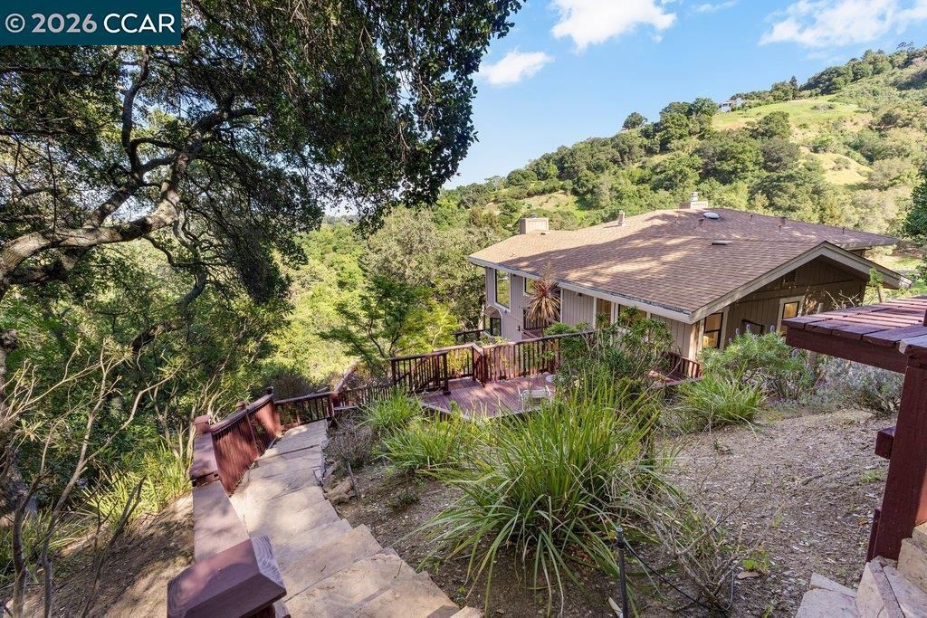 Image 44 of property listing at 14 Springhill Lane, Lafayette, CA 94929