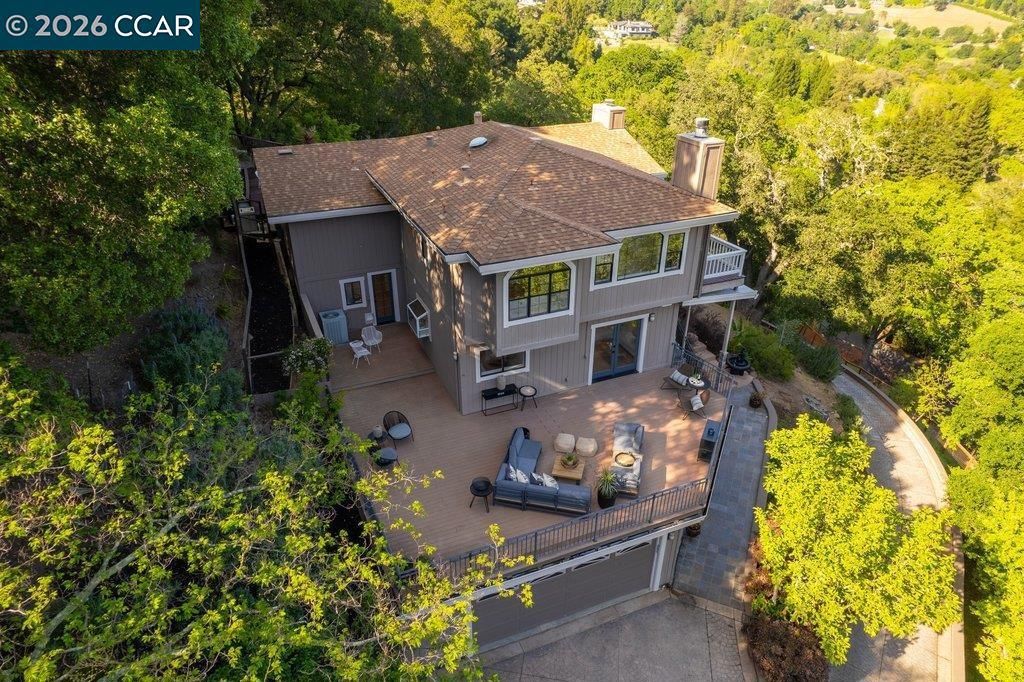 Image 49 of property listing at 14 Springhill Lane, Lafayette, CA 94929