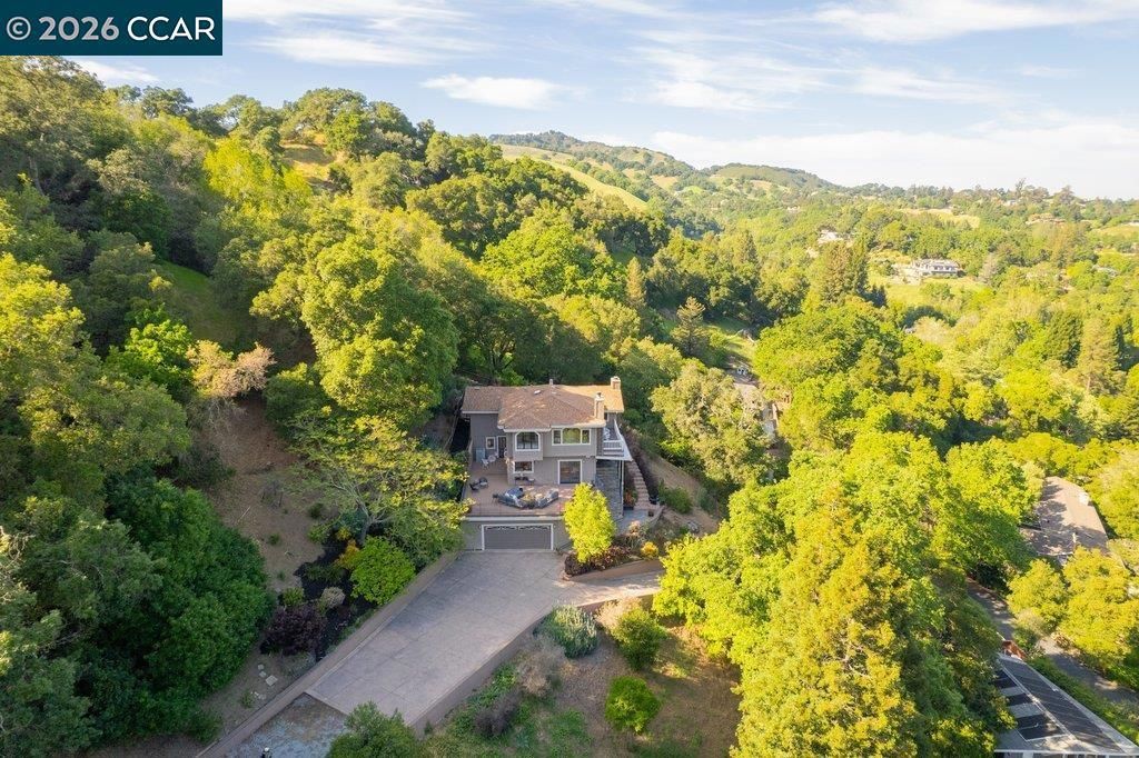 Image 50 of property listing at 14 Springhill Lane, Lafayette, CA 94929