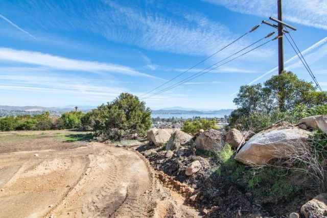 2930 Lakeview, Lake Elsinore, CA 92530