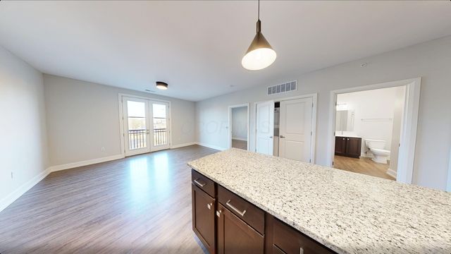 1020 Lusso Avenue, 206, Columbus, OH 43201