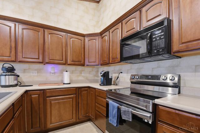 2122 Castle Pines Court, Hamilton, OH 45013