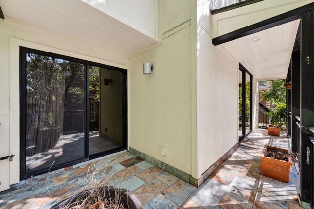 16 Pine Briar Circle, Houston, TX 77056