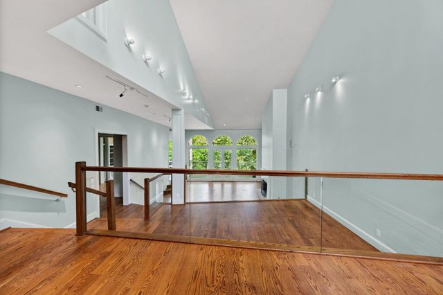 16 Pine Briar Circle, Houston, TX 77056