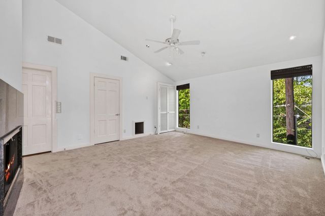 16 Pine Briar Circle, Houston, TX 77056