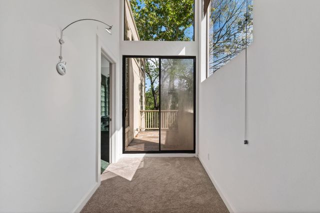 16 Pine Briar Circle, Houston, TX 77056