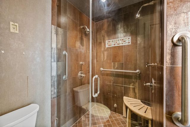 16 Pine Briar Circle, Houston, TX 77056