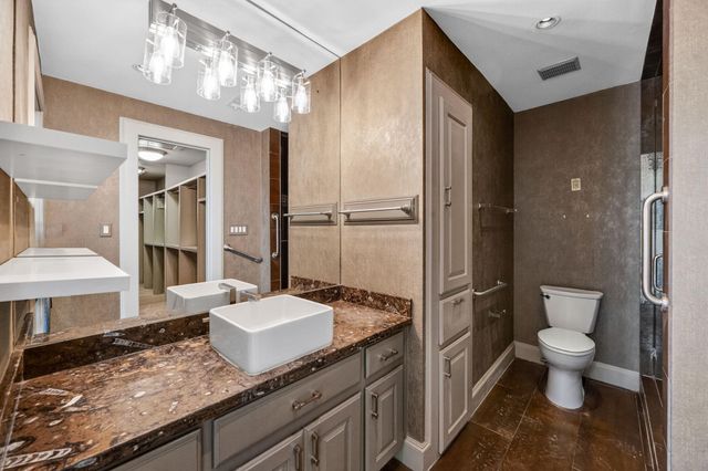 16 Pine Briar Circle, Houston, TX 77056