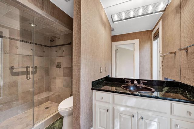 16 Pine Briar Circle, Houston, TX 77056