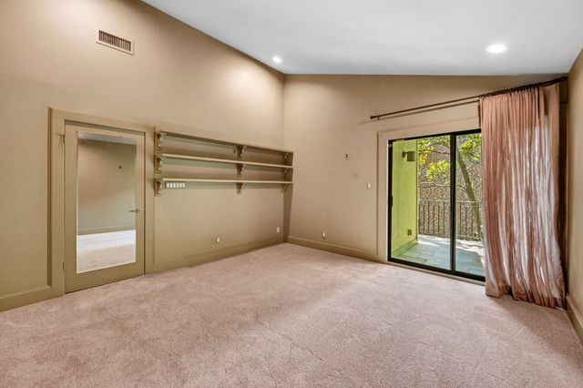 16 Pine Briar Circle, Houston, TX 77056