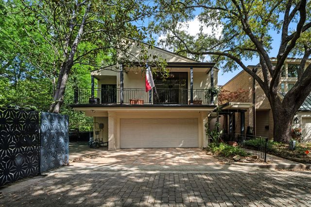 16 Pine Briar Circle, Houston, TX 77056