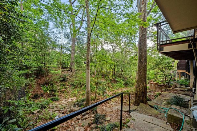 16 Pine Briar Circle, Houston, TX 77056