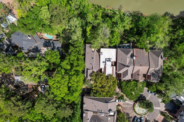 16 Pine Briar Circle, Houston, TX 77056