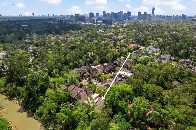 16 Pine Briar Circle, Houston, TX 77056