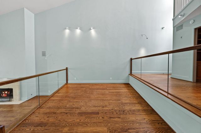 16 Pine Briar Circle, Houston, TX 77056