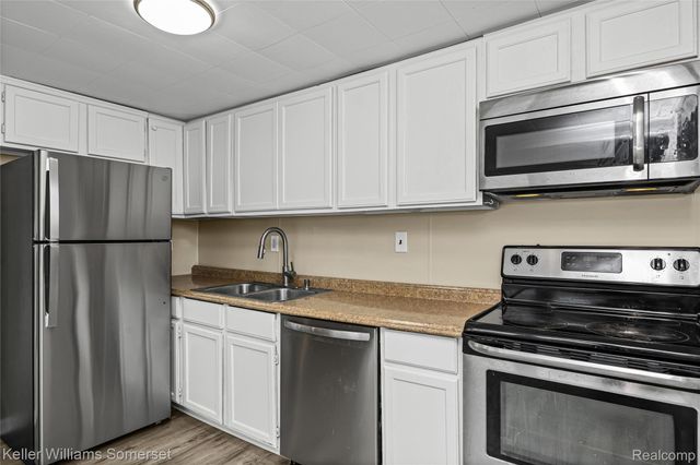 26322 Delton Street, Madison Heights, MI 48071