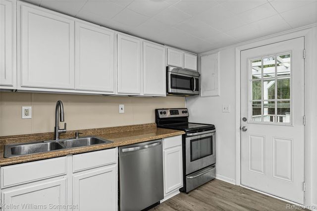 26322 Delton Street, Madison Heights, MI 48071