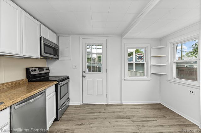 26322 Delton Street, Madison Heights, MI 48071